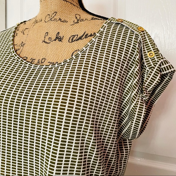 Mine geometrical design blouse size medium - Picture 2 of 10
